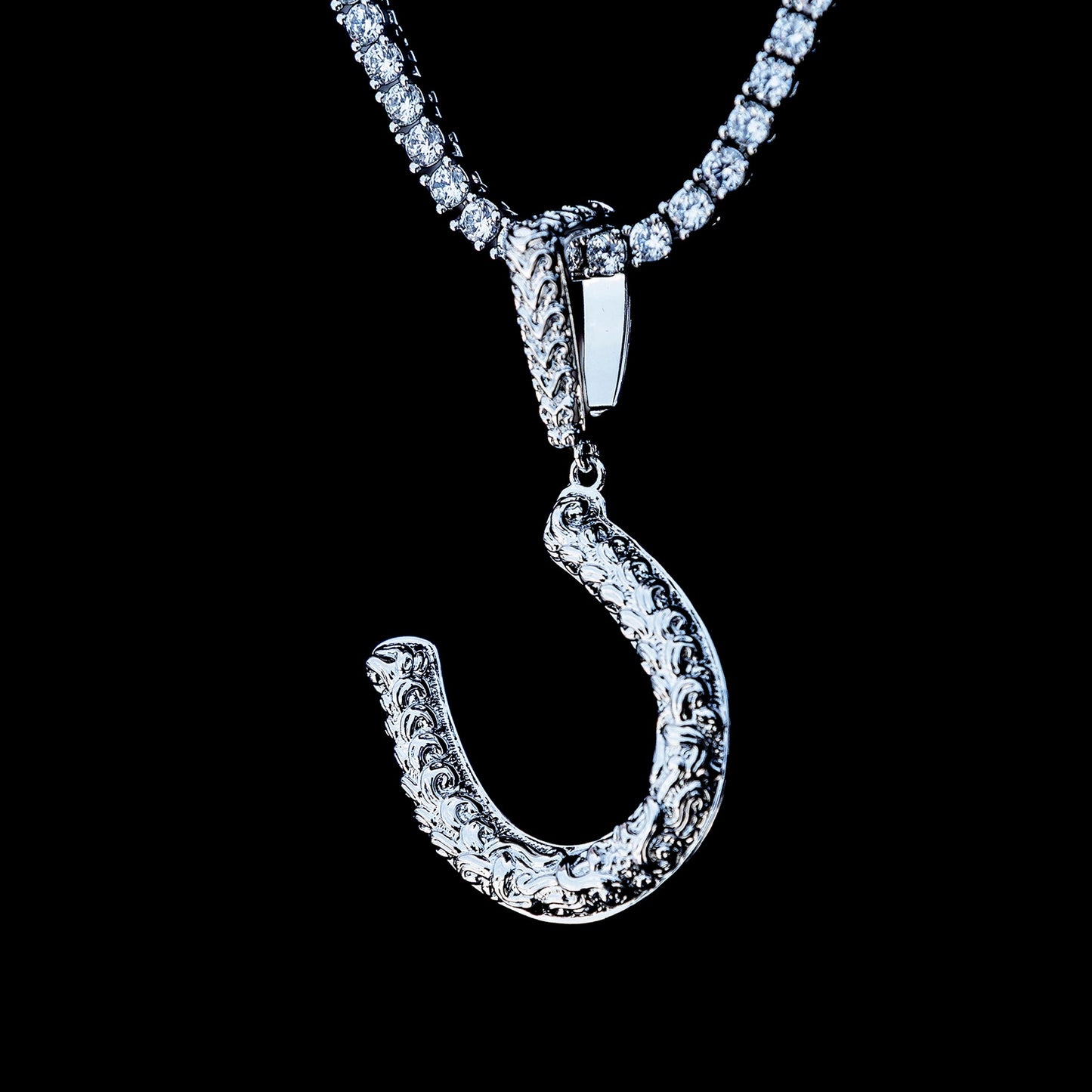 Simple Horseshoe Pendant in White Gold
